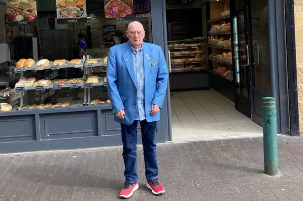 Proud Scotsman left furious as bakery refuses to sell him cake