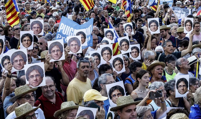 Puigdemont admite que priorizó "seguir libre" a cumplir su promesa de ir al Parlament y fía al TC su "vuelta permanente a casa"