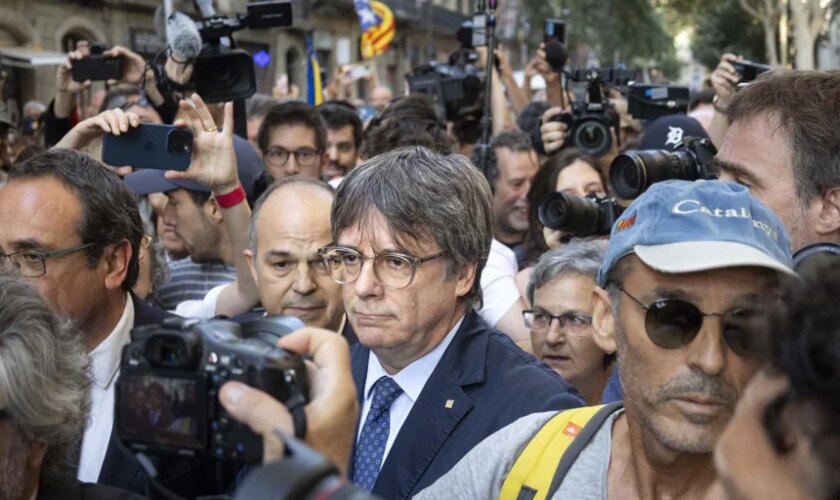 Puigdemont reaparece, asegura que está en Waterloo y ataca al conseller de Interior y a los Mossos por su «ola represora»