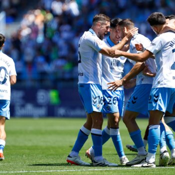 Racing Ferrol - Málaga: horario, canal de televisión y dónde seguir online y en directo el partido de LaLiga Hypermotion hoy