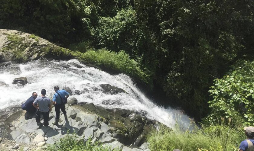 Retoman con la ayuda de buzos la búsqueda de la turista española desaparecida en Nepal