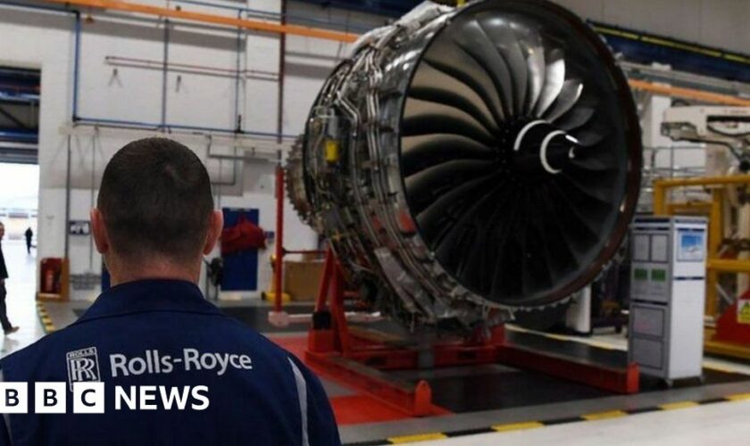 Rolls-Royce to give each worker £700 in shares