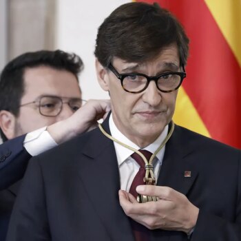 Salvador Illa toma posesión como presidente de la Generalitat y promete gobernar respetando "la pluralidad" de Cataluña ante los "populismos divisivos"