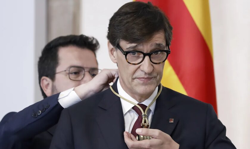 Salvador Illa toma posesión como presidente de la Generalitat y promete gobernar respetando "la pluralidad" de Cataluña ante los "populismos divisivos"