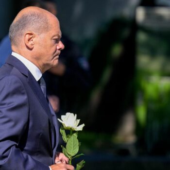 Scholz besucht Solingen: "Das war Terrorismus, Terrorismus gegen uns alle"