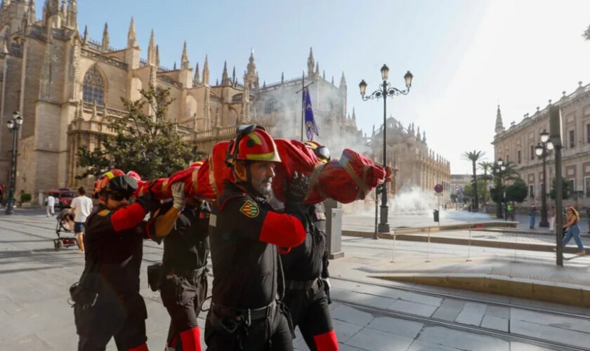 Simulacro de incendio en la Catedral de Sevilla: primero salvar a las personas, luego el patrimonio