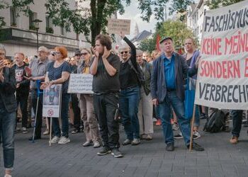 Solingen: So liefen die Demonstrationen nach dem Anschlag