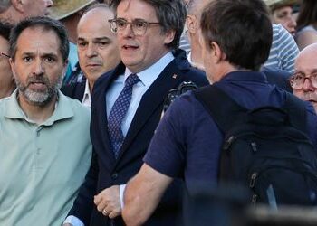 Spanien: Carles Puigdemont nach Auftritt in Barcelona erneut untergetaucht