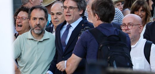 Spanien: Carles Puigdemont nach Auftritt in Barcelona erneut untergetaucht