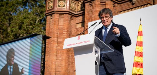 Spanien: Katalonischer Separatistenführer Carles Puigdemont hat Spanien wieder verlassen