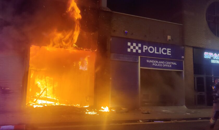 Sunderland riot latest: Eight arrested as far-right mob attacks police station and surrounds mosque