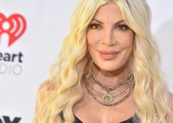 Tori Spelling erklärt William Shatner, was OnlyFans ist