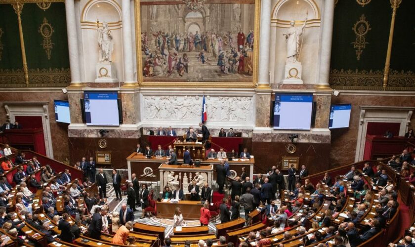 «Tout le monde est dans le flou» : face au blocage politique, le grand désarroi des députés