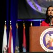 Gabbard war einst Soldatin in der Nationalgarde. Foto: Carolyn Kaster/AP