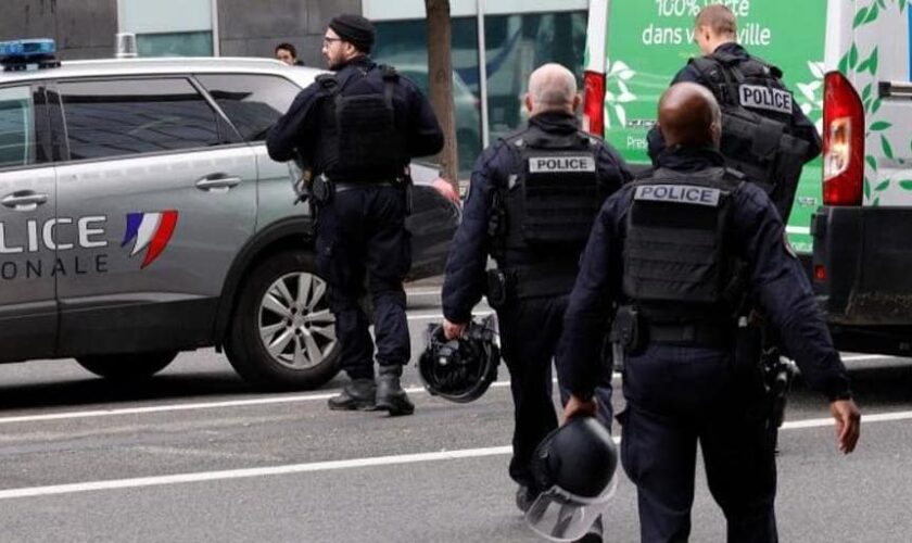 Un atentado contra una sinagoga en el sur de Francia deja un policía herido