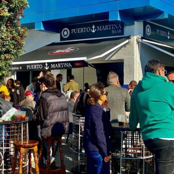 Un bar de Oleiros (A Coruña) cierra durante la semana del puente de agosto "cansados por los tontos de la Meseta"