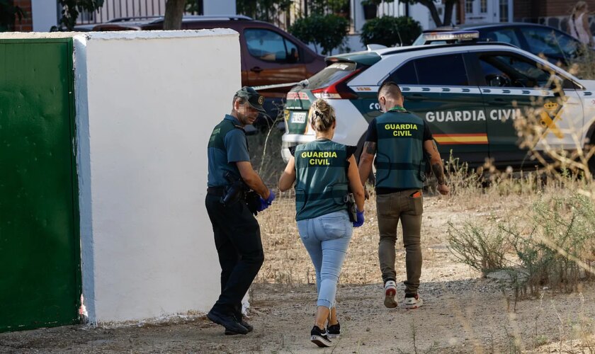 Un hombre se atrinchera armado con un cuchillo con sus padres en su domicilio de Fregenal de la Sierra, en Badajoz