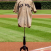 Un maillot de baseball de la légende Babe Ruth vendu aux enchères pour plus de 24 millions de dollars