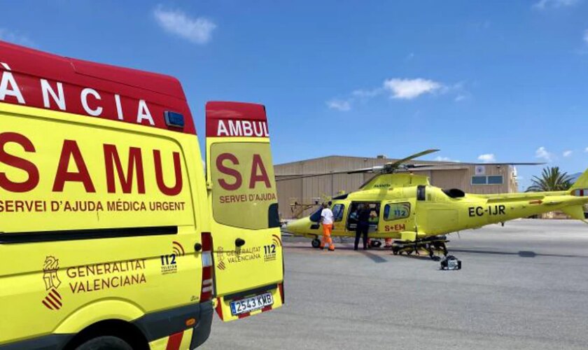 Un muerto y dos heridos graves en un choque frontal de dos turismos en Alicante