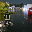 Unwetter in Deutschland: Überschwemmte Straßen und knöcheltiefer Hagel