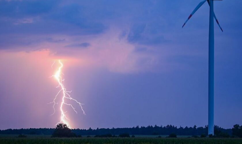 Bei Gewitter sind Masten unbedingt zu meiden. Foto: Patrick Pleul/dpa