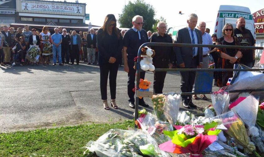 Voiture bélier à Sept-Sorts : des fleurs et le silence en hommage aux victimes de l’attaque