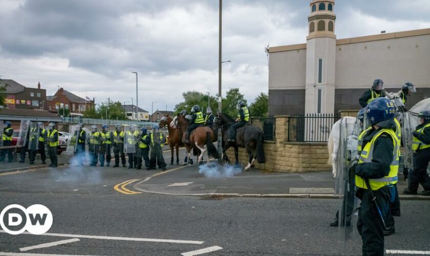 Weitere Krawalle in England: Zehn Festnahmen in Sunderland