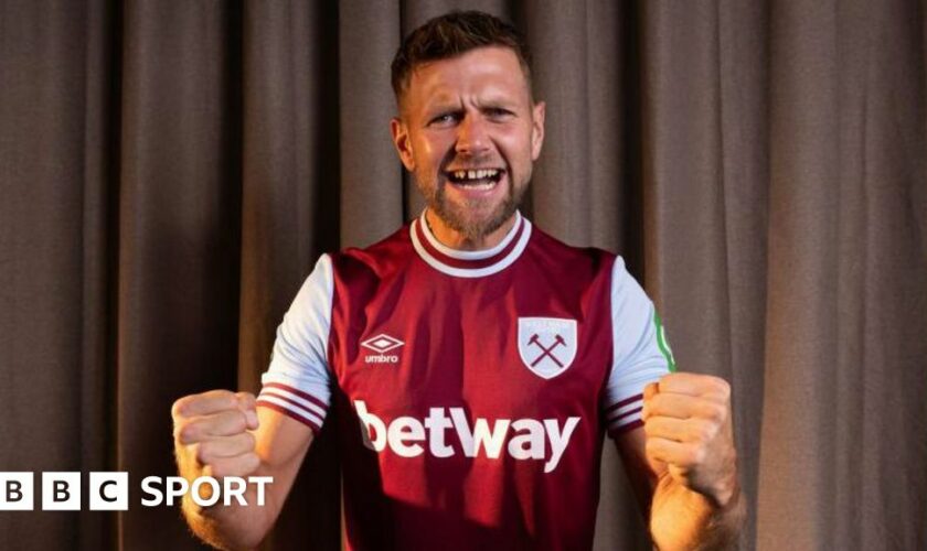 Niclas Fullkrug wearing a West Ham shirt