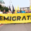 Rechte Aktivisten auf Demo in Wien