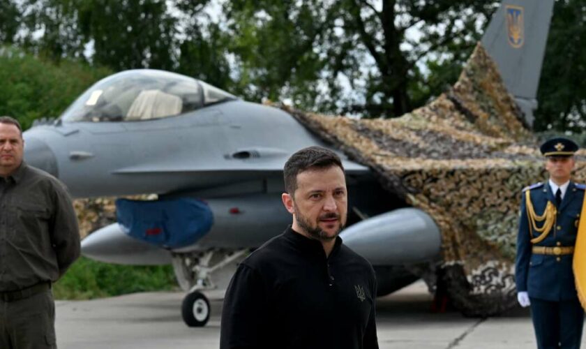 En Ukraine, la perte d’un F-16 se transforme en affaire d’État