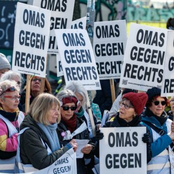 Aachener Friedenspreis: Omas gegen Rechts und Jugendinitiative bekommen Aachener Friedenspreis