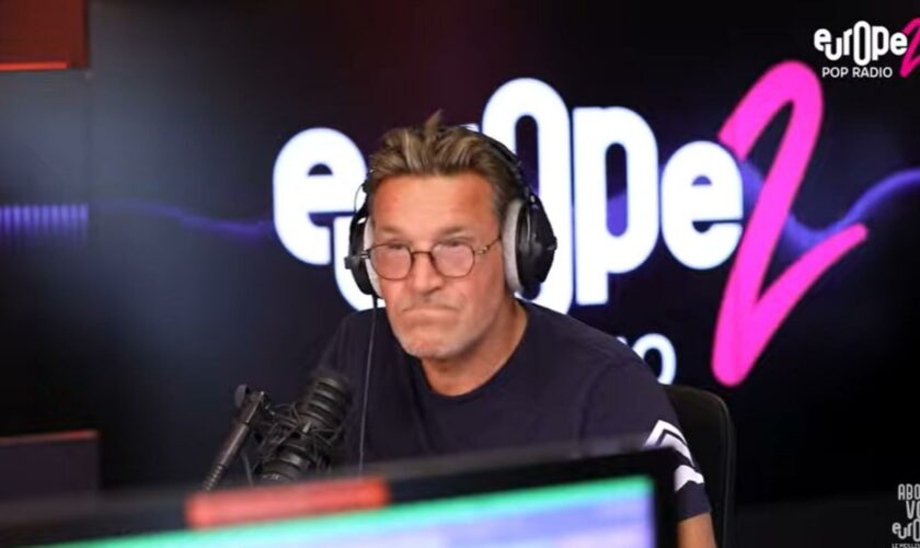 Benjamin Castaldi prend l’antenne une heure après le début de sa matinale et ce ne sera pas la dernière fois