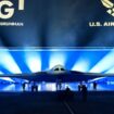 Le bombardier B-21 "Raider", dévoilé par l'industriel Northrop Grumman à Palmdale en Californie, le 2 décembre 2022