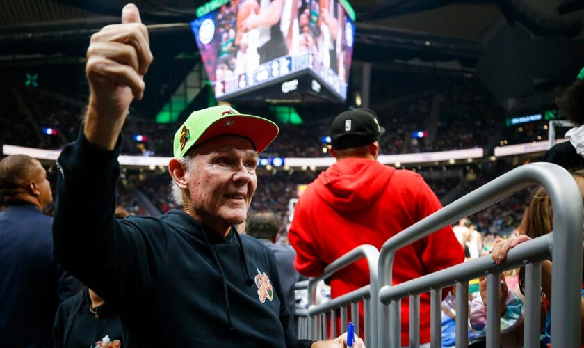 Famed NBA coach George Karl explains his 'support' for Harris/Walz