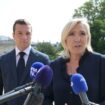 Marine Le Pen et Jordan Bardella, du Rassemblement national, font une déclaration à la presse après une rencontre avec le président Emmanuel Macron à l'Elysée, le 26 août 2024 à Paris