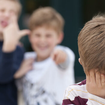 APPEL À TÉMOIGNAGES - Votre enfant a subi du harcèlement lors d’un séjour en colonie de vacances ? Racontez-nous