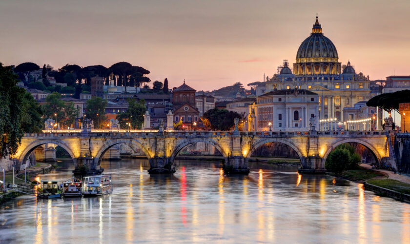 Italie : Rome veut rendre la fontaine de Trevi payante, pour les touristes à l’instar de Venise