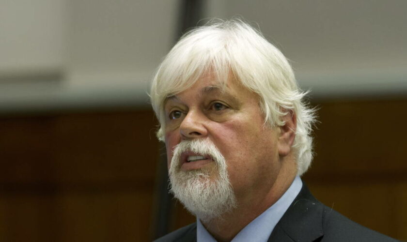 Paul Watson : la détention du défenseur des baleines encore prolongée de 28 jours au Danemark