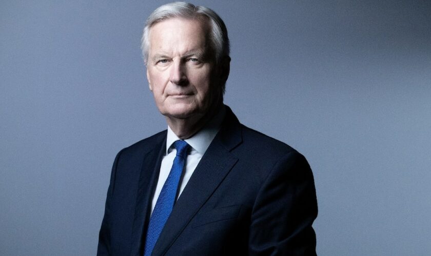 Michel Barnier, alors négociateur en chef de l'Union européenne pour le Brexit, pose le 11 mai 2021 à Paris