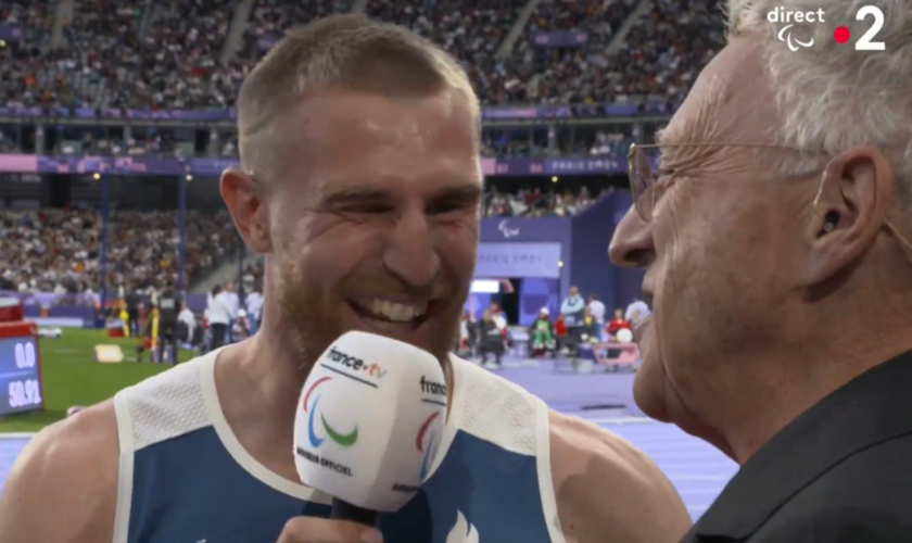 Jeux paralympiques : Timothée Adolphe a inversé les rôles avec Nelson Monfort après sa médaille d’argent