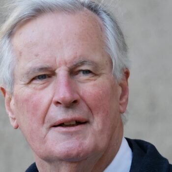 Le nouveau Premier ministre Michel Barnier lors de la cérémonie d'hommage national à Jacques Delors, à Paris le 5 janvier 2024.