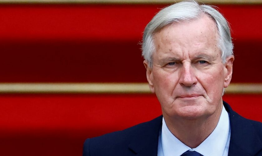 Le nouveau premier ministre Michel Barnier à Matignon pour la passation de pouvoir, le 5 septembre 2024 à Paris