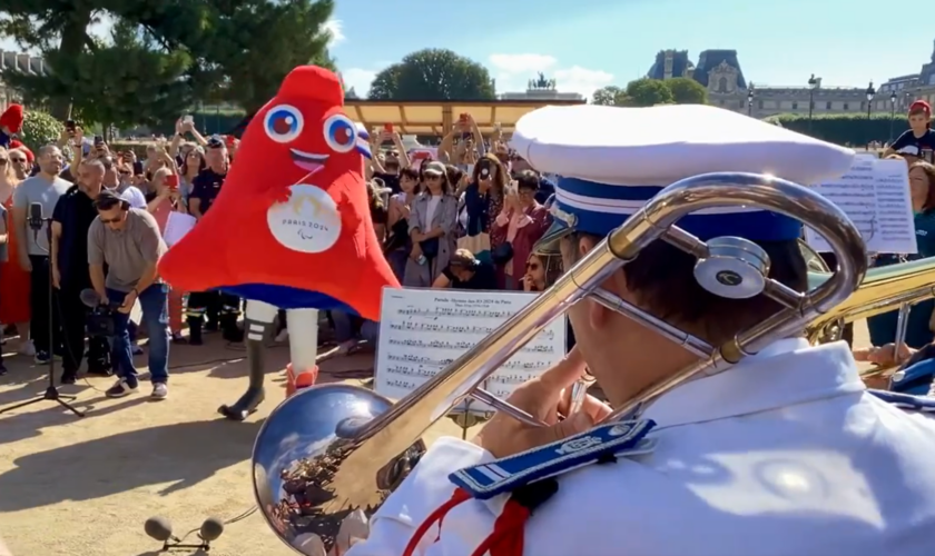 Jeux paralympiques : la Phryge donne le « la » de l’hymne devant la vasque, à trois jours de la fin des Jeux