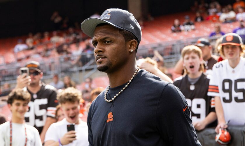 Deshaun Watson announces father's death days before Browns' season opener