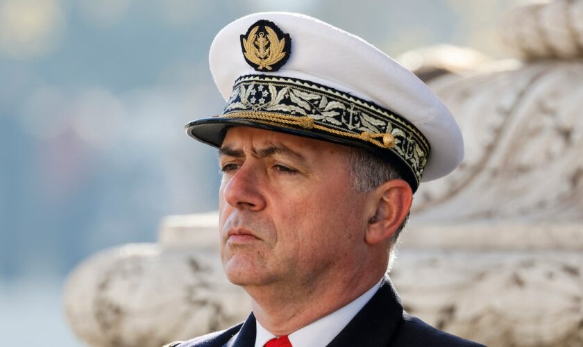 A l'époque chef d'état-major de la marine française, l'amiral Pierre Vandier assiste aux commémorations de l'armistice de 2018 à Paris, le 11 novembre 2021.