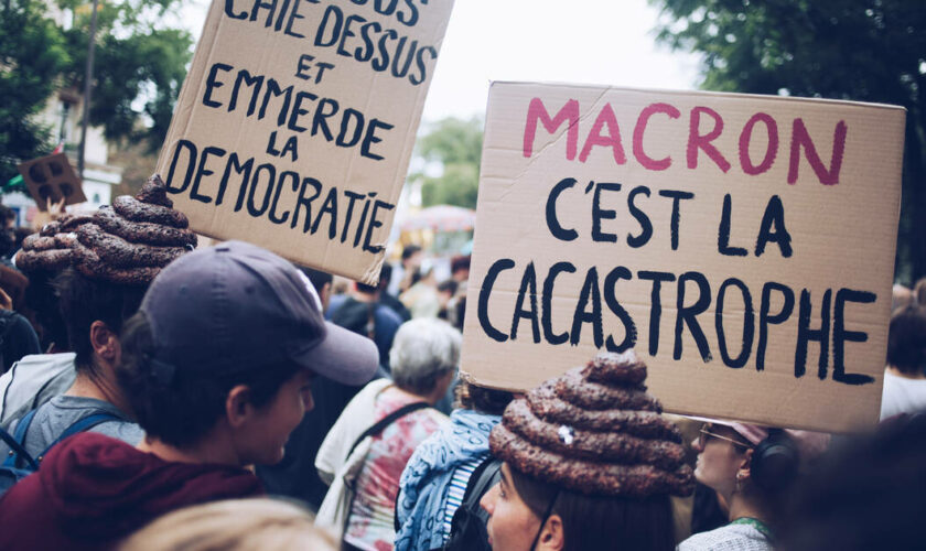 A Paris, la jeunesse dénonce dans la rue «le coup de force de Macron» après la nomination de Barnier