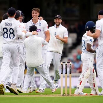 Josh Hull takes first Test wicket for England but Sri Lanka fight back at Oval