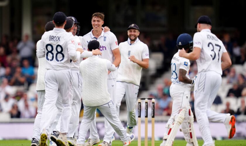 Josh Hull takes first Test wicket for England but Sri Lanka fight back at Oval