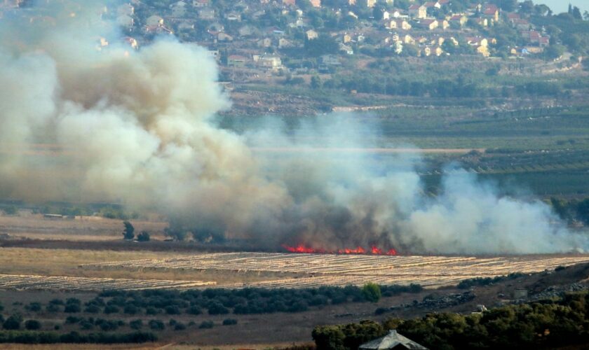 De la fumée s'élève de la région de Marjayoun, dans le sud du Liban, après un tir israélien le 7 septembre 2024, sur fond d'échange de tirs entre le Hezbollah libanais et Israël