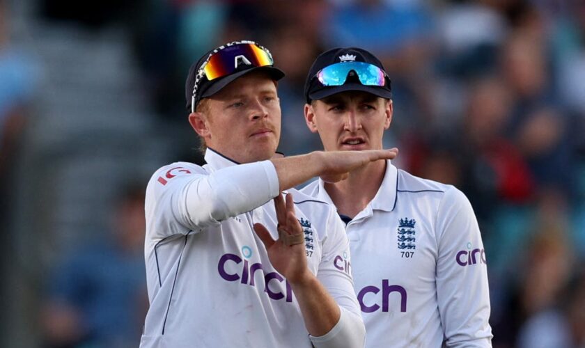 England battle to save unbeaten summer after ‘no thought’ batting leaves third Test in the balance